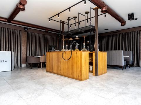 комерційна за адресою Вовчинецька вул., 196