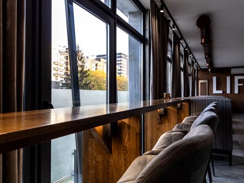 комерційна за адресою Вовчинецька вул., 196