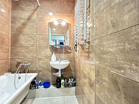 квартира за адресою Ряснянська вул., (Будинок 1)