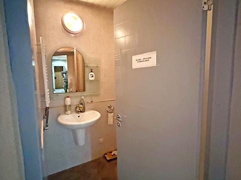 комерційна за адресою Андрія Верхогляда вул. (Михайла Драгомирова), 2