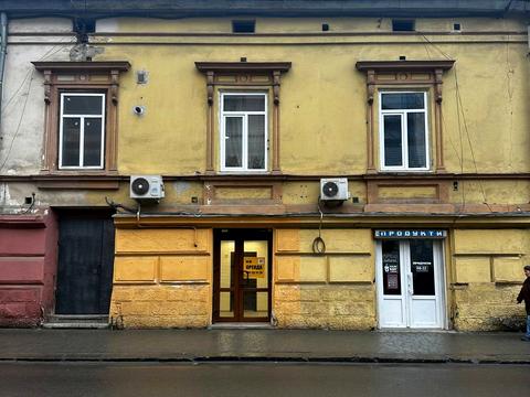 комерційна за адресою Чорновола вул., 4