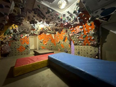 комерційна за адресою Парусна вул. (Героїв Сталінграду), 2