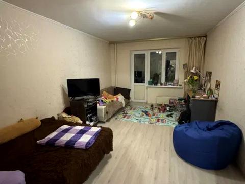 квартира за адресою Академіка Єфремова вул. (Командарма Уборевича), 7