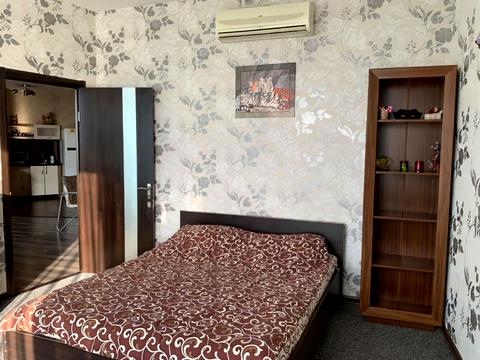 квартира за адресою Королеви Єлизавети ІІ вул. (Глинки), 2