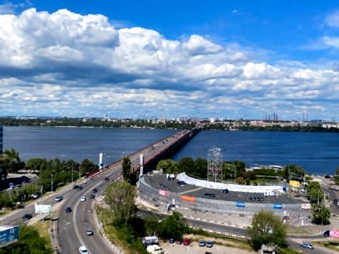 квартира за адресою Королеви Єлизавети ІІ вул. (Глинки), 2