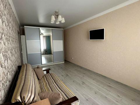 квартира за адресою Грушевського вул., (Будинок 1)