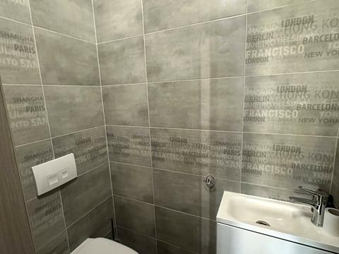 квартира за адресою Грушевського вул., (Будинок 1)