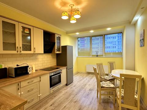 квартира по адресу Драгоманова ул., 2-А