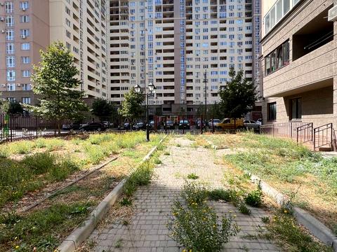 комерційна за адресою Михайла Грушевського вул., 30в