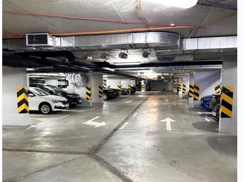 паркомісце за адресою Предславинська вул., 42-А