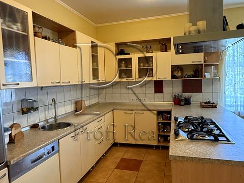 дом по адресу Травнева вулиця