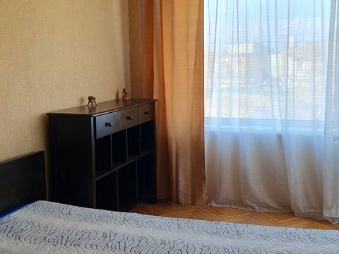 квартира по адресу Строителей ул., 19