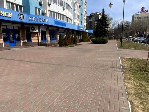 комерційна за адресою Авіаконструктора Ігоря Сікорського вул. (Танкова), 1