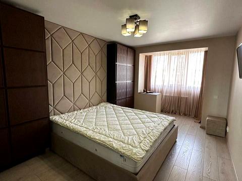 квартира за адресою Героїв просп., 11