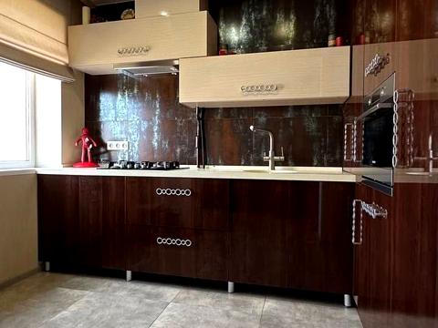 квартира за адресою Героїв просп., 11