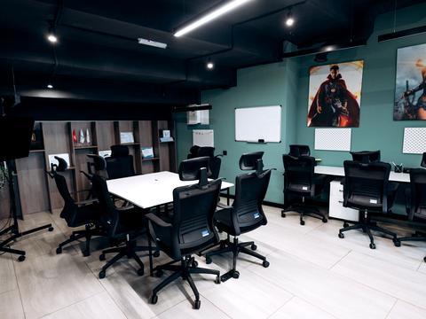 комерційна за адресою Петра Калнишевського вул. (Харитонова), 1а