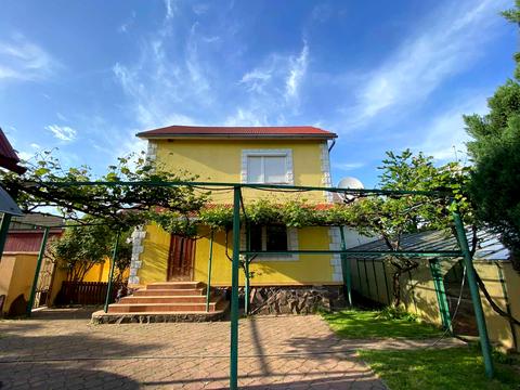 дом по адресу Ужанська