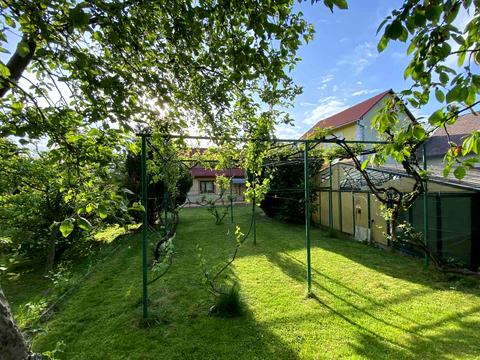 дом по адресу Ужанська