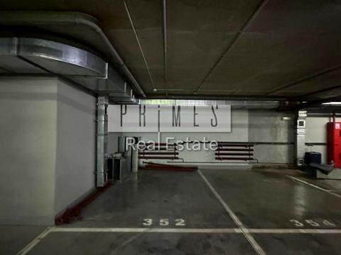 паркомісце за адресою Андрія Верхогляда вул. (Михайла Драгомирова), 20