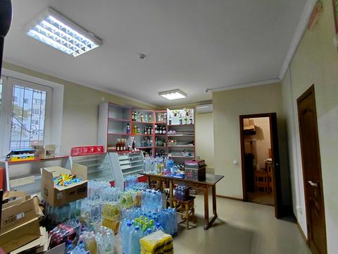 комерційна за адресою Володимира Великого вул., 9