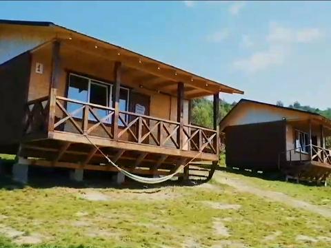 комерційна за адресою Молодіжна вул., 1