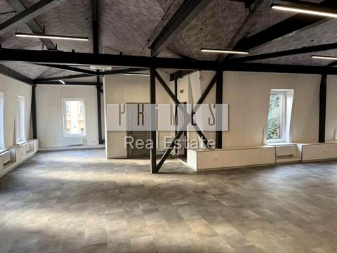 комерційна за адресою Івана Франка вул., 26