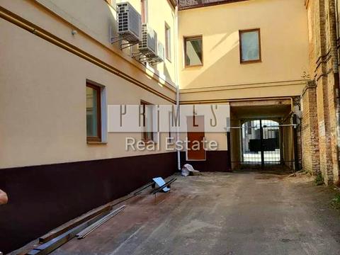 комерційна за адресою Івана Франка вул., 26