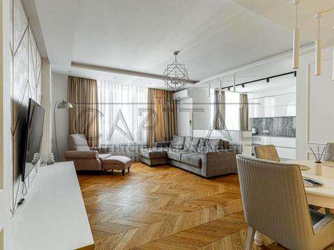 квартира за адресою Раїси Окіпної вул., 10-А