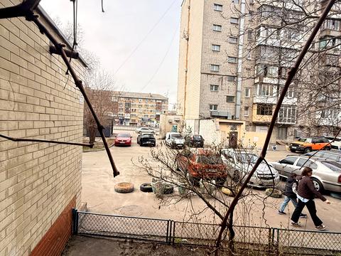 комерційна за адресою Чоколівський бульв., 4