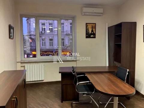 комерційна за адресою Басейна вул., 10