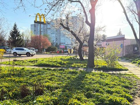 комерційна за адресою Науки просп. (Гагаріна), 112