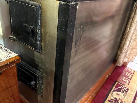 дом по адресу Захисників України, 41