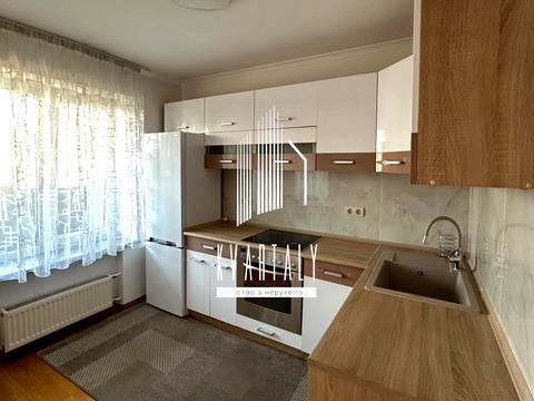 квартира за адресою Стадіонна вул., 6