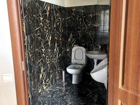 комерційна за адресою Богдана Хмельницького  вул., 160