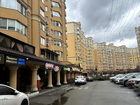 комерційна за адресою Миру вул., 40