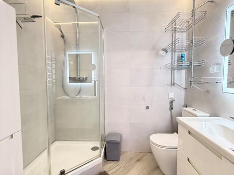 квартира за адресою Зарічна вул., 4