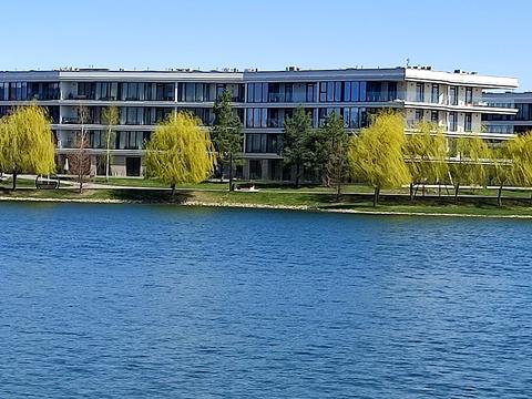 комерційна за адресою Паркова вул., 11