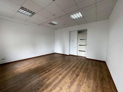 комерційна за адресою Словацького вул., 3