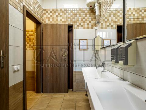 комерційна за адресою Берестейське шосе (Брест-Литовське), 8а