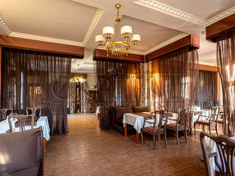 комерційна за адресою Берестейське шосе (Брест-Литовське), 8а