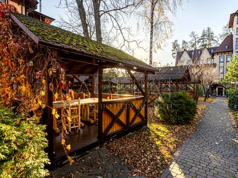 комерційна за адресою Берестейське шосе (Брест-Литовське), 8а