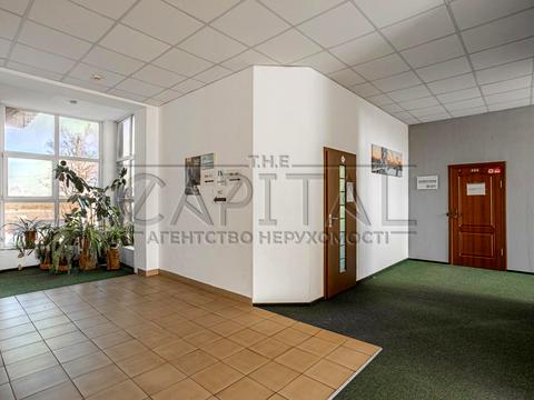 комерційна за адресою Берестейське шосе (Брест-Литовське), 8а