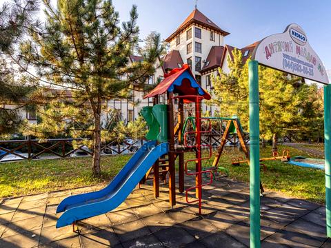 комерційна за адресою Берестейське шосе (Брест-Литовське), 8а