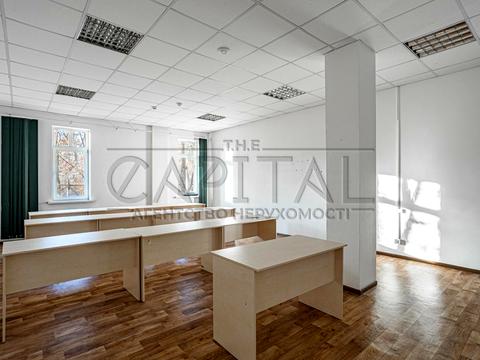 комерційна за адресою Берестейське шосе (Брест-Литовське), 8а