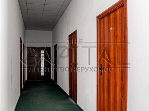 комерційна за адресою Берестейське шосе (Брест-Литовське), 8а
