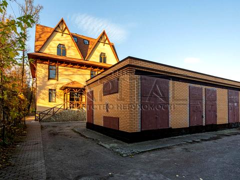 комерційна за адресою Берестейське шосе (Брест-Литовське), 8а