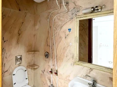 коммерческая по адресу Приморский бульв., 4