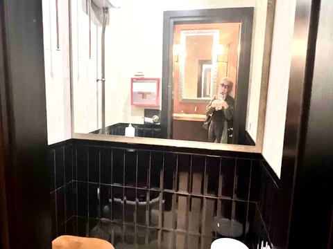 коммерческая по адресу Приморский бульв., 4