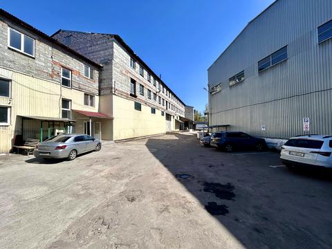 комерційна за адресою Олекси Довбуша вул., 18