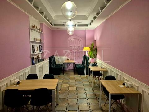 коммерческая по адресу Институтская ул., 11